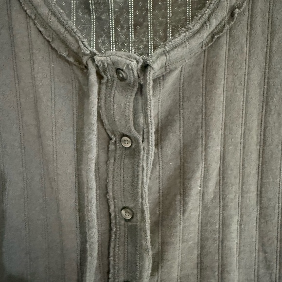 Aerie sneak peek top - Picture 3 of 6